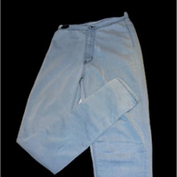 Aphrodite — Los Angeles - Picture 4 of 4